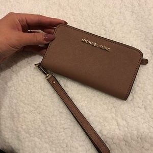 Michael Kors wristlet wallet